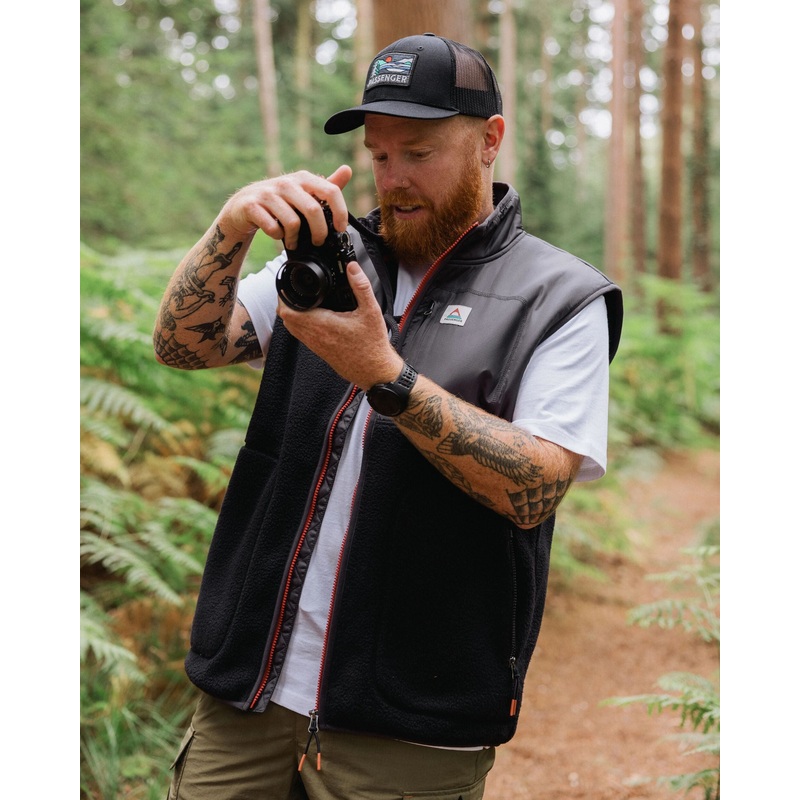 Offgrid Recycled Sherpa Fleece Vest – Black