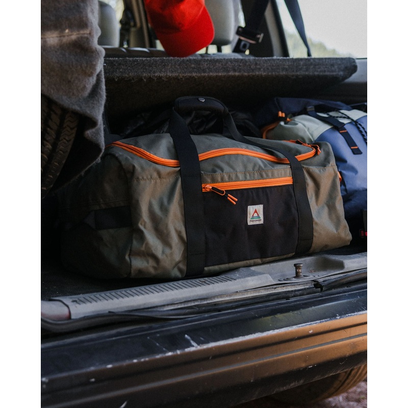 Boondocker Recycled 30L Duffel – True Black/ Khaki