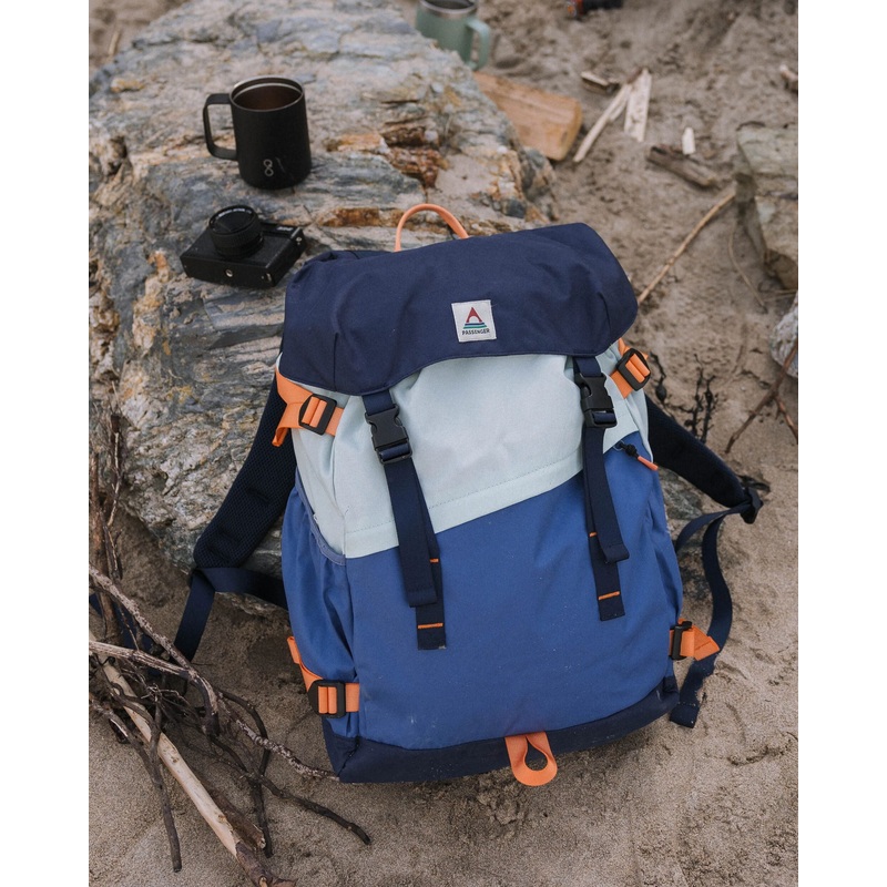 Boondocker Recycled 32L Backpack – Rich Navy/Surf Spray/Moonlight Blue