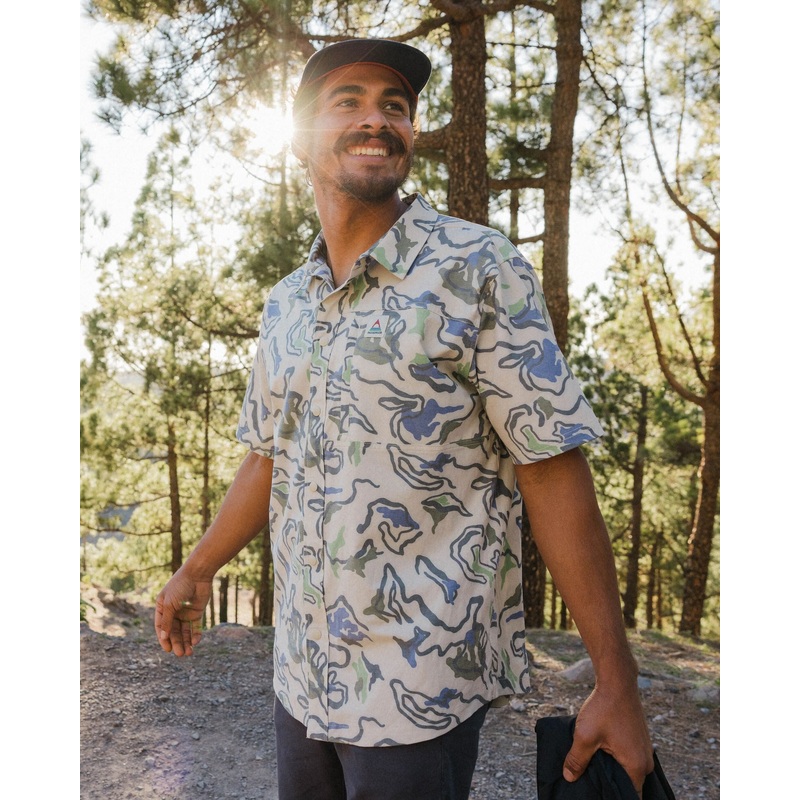 Traveller Short Sleeve Stretch Shirt – Abstract Strata Green