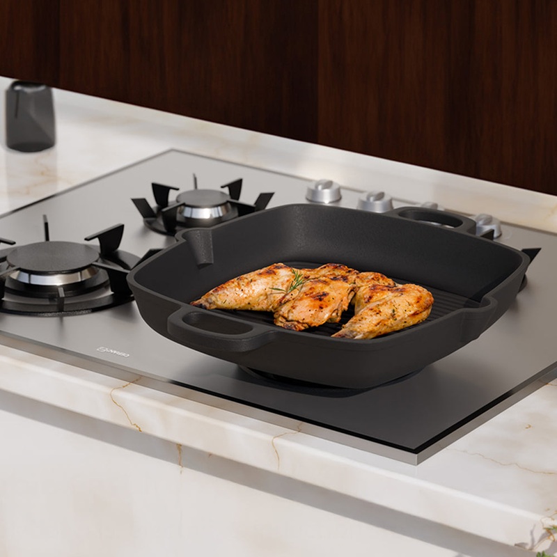 Lifelong 260mm Cast Iron Grill Pan  Pre-Seasoned, Non-Stick, with Wooden Spatula, 2L Capacity