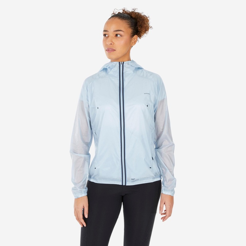 Quechua Women’s MH900 Lightweight Windproof Jacket