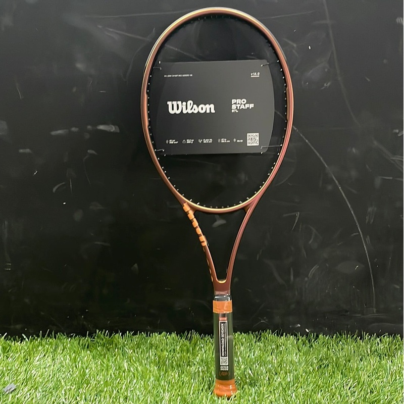 Pro Staff 97L V14|3 (4 3/8)|2 (4 1/4)