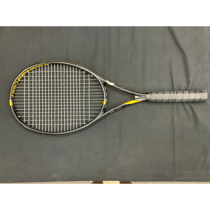 Pro Kennex Kinetic Q+5X Pro – 4 1/2 Grip Size