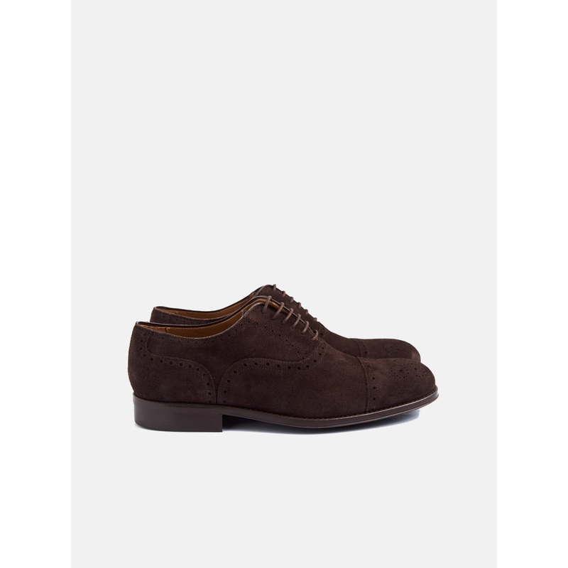 Zapato clasico ante perforado marron