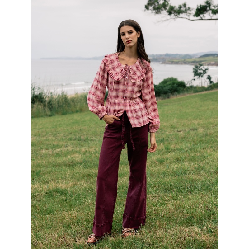 Pantalon denim cinturon trenza granate