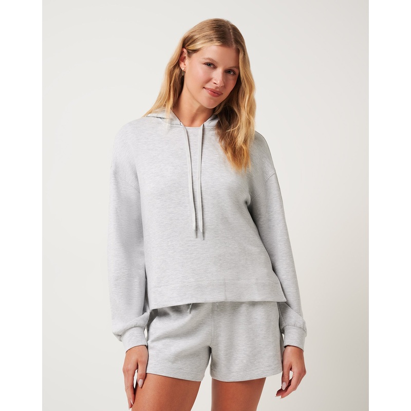 TravisMathew Women’s Skyloft Soft Hood
