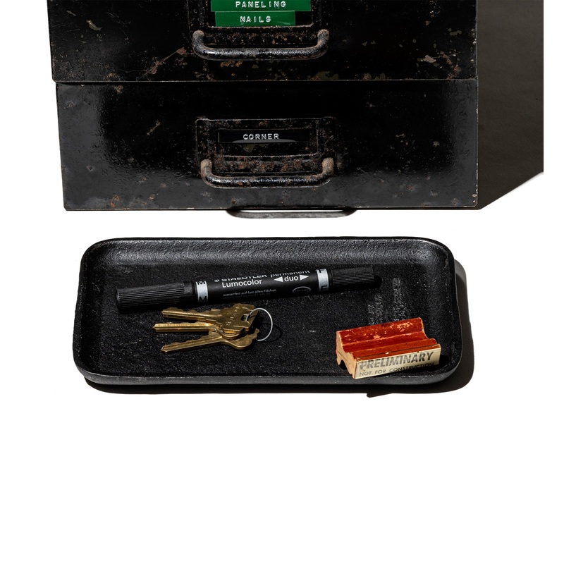 CAST IRON TRAY|Natural|Black|White