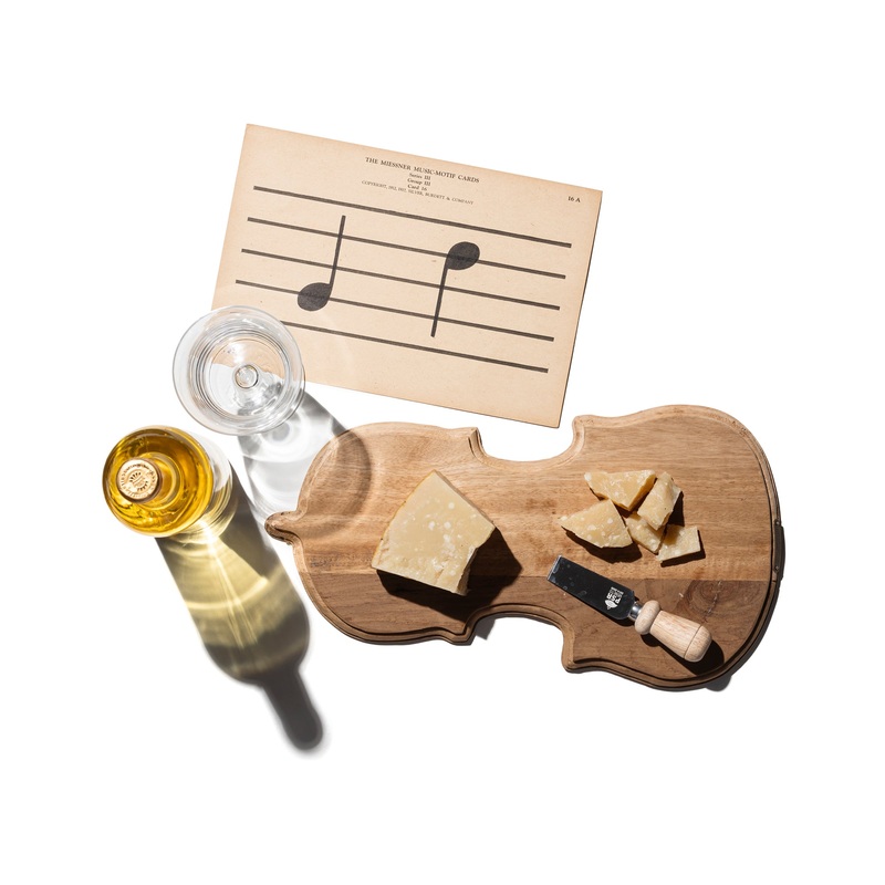 VIOLIN SHAPED CUTTING BOARD