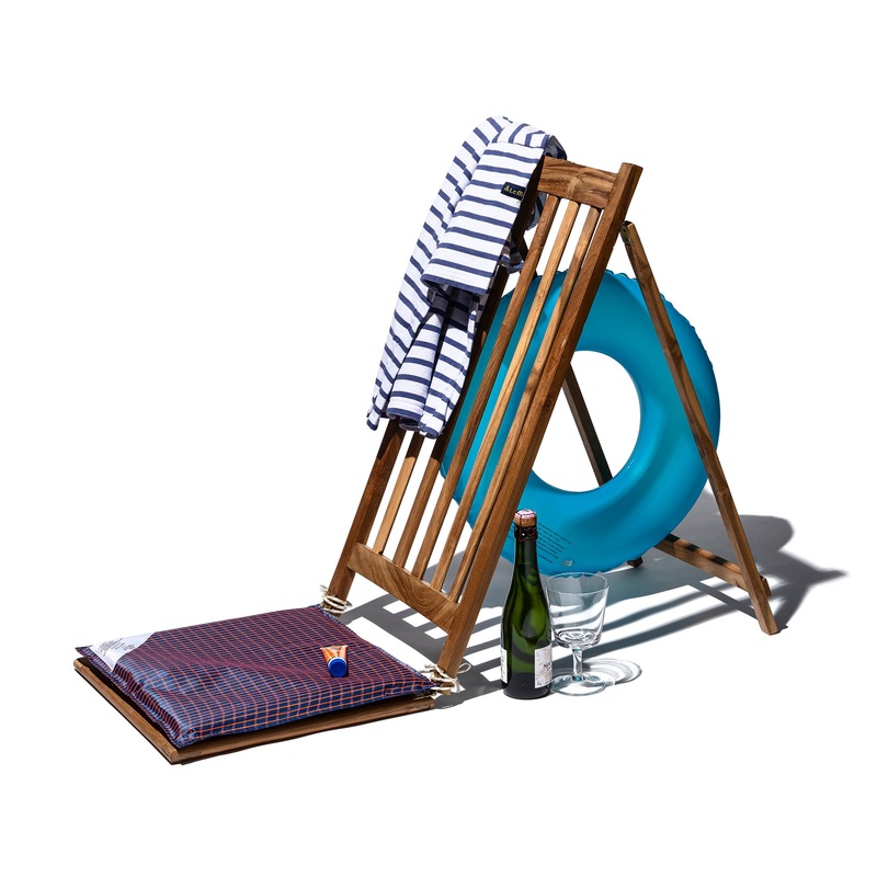 PORTABLE BEACH CHAIR W/BAG