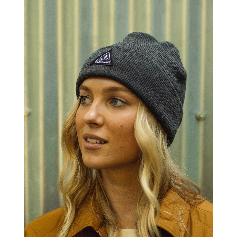 Core Recycled Low-Top Beanie – Charcoal