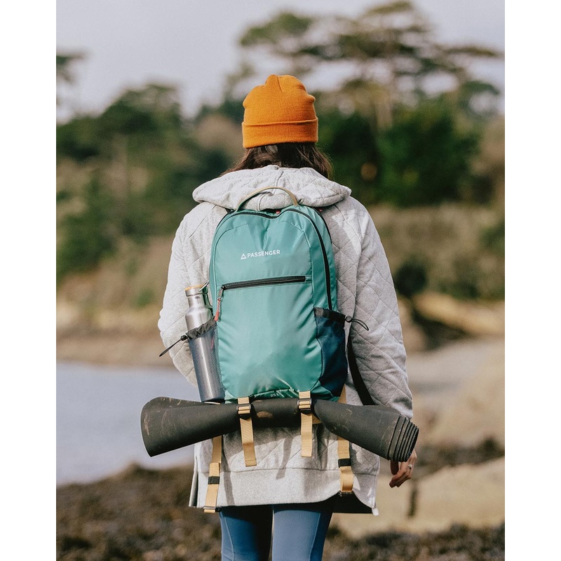 Canyon Recycled 25L Backpack – Deep Sea