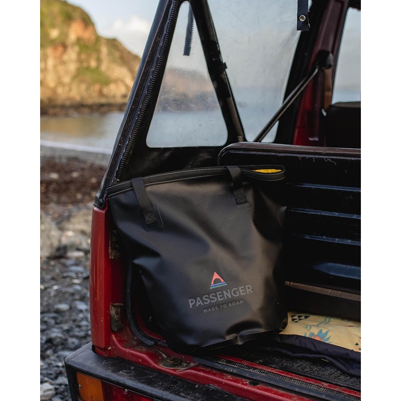 Tide Recycled 20L Bucket Bag – Black