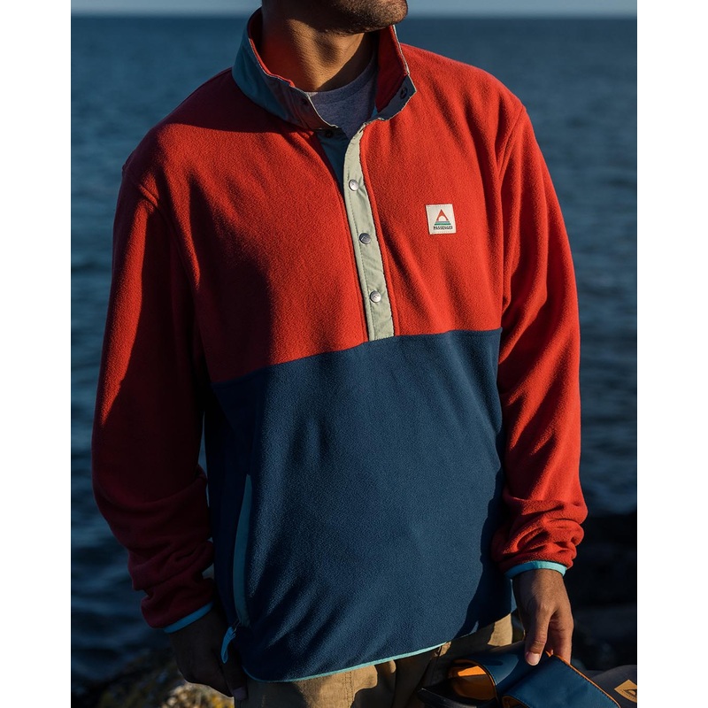 Adrift Recycled Polar Fleece – Cardinal/Dark Denim