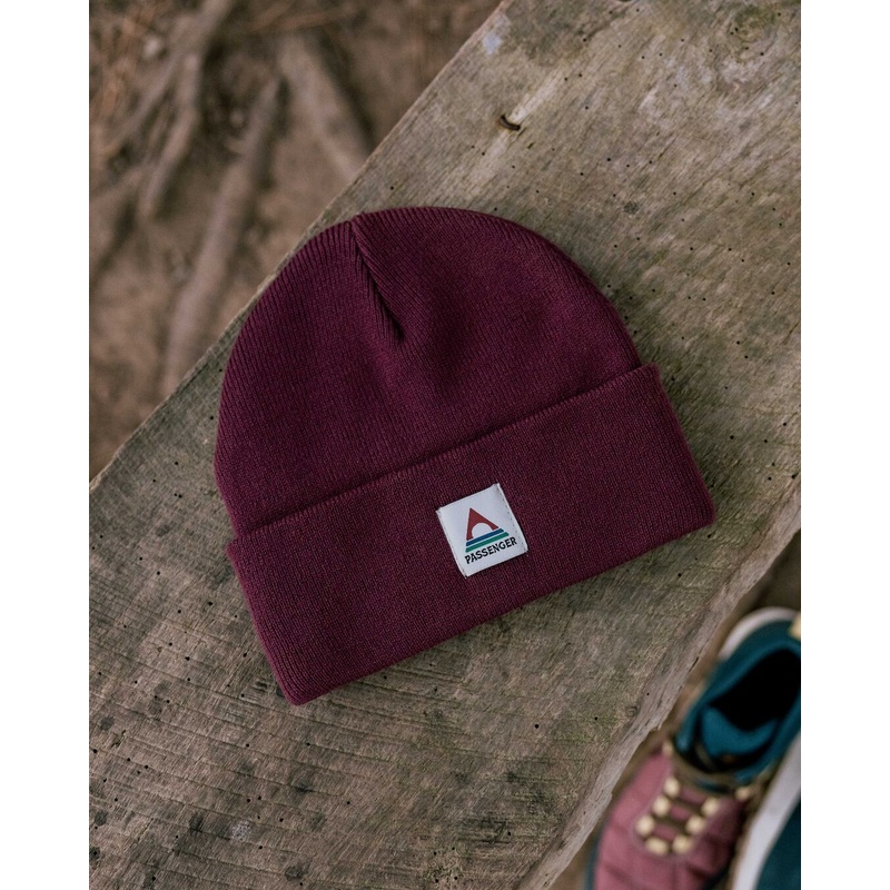 Core Recycled Low-Top Beanie – Wine